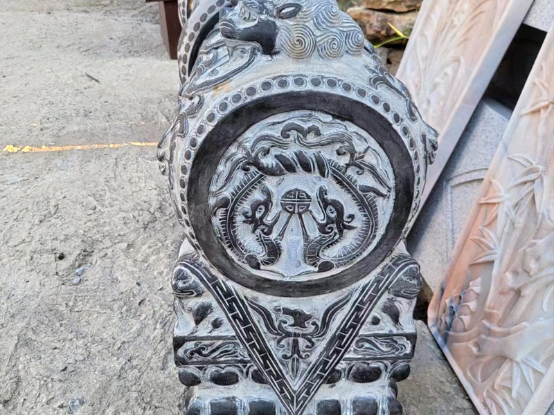 青石門(mén)墩抱鼓石